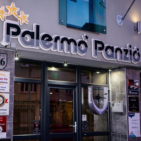 ホテルPalermo Panzio Nyíregyháza エクステリア 写真